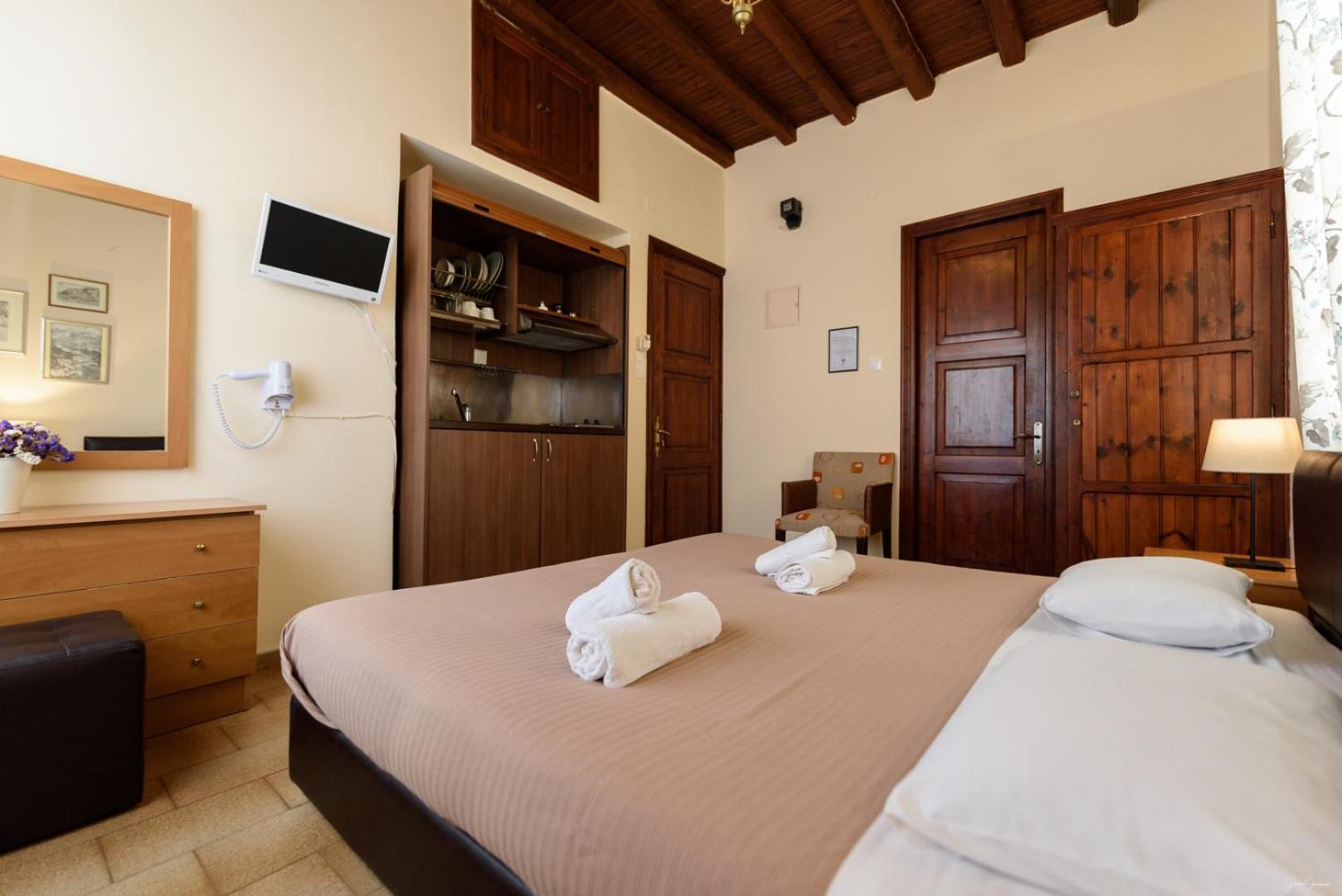 Athina Guesthouse Идра Экстерьер фото