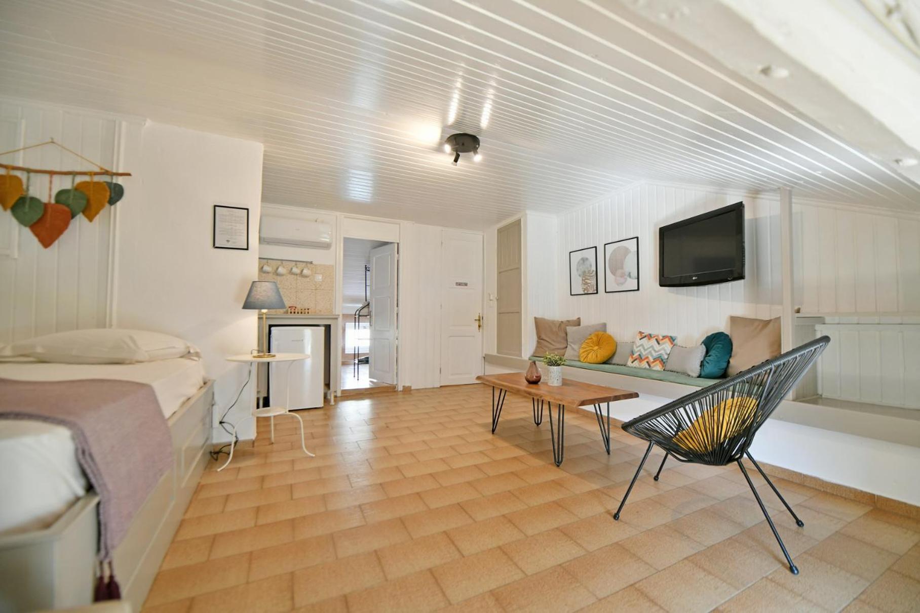 Athina Guesthouse Идра Экстерьер фото