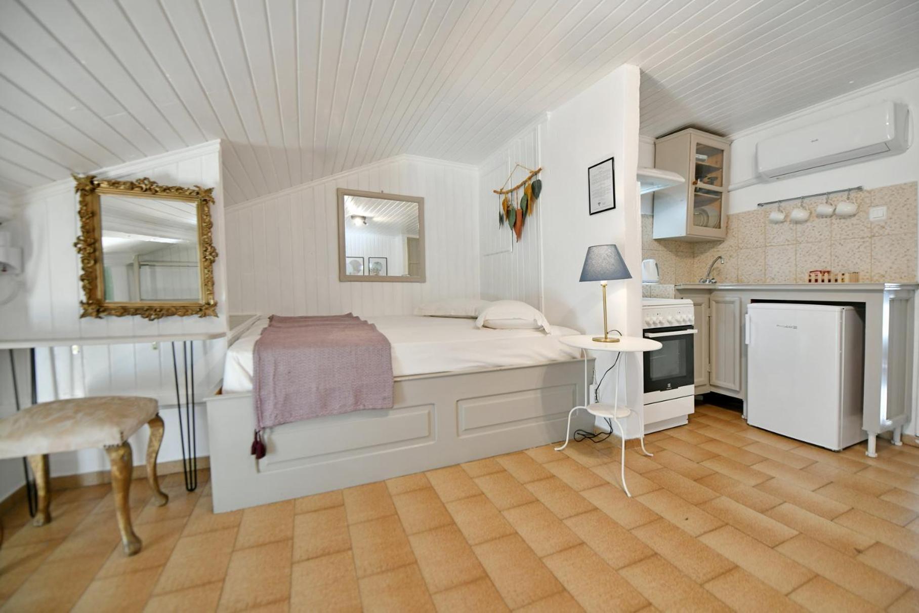 Athina Guesthouse Идра Экстерьер фото
