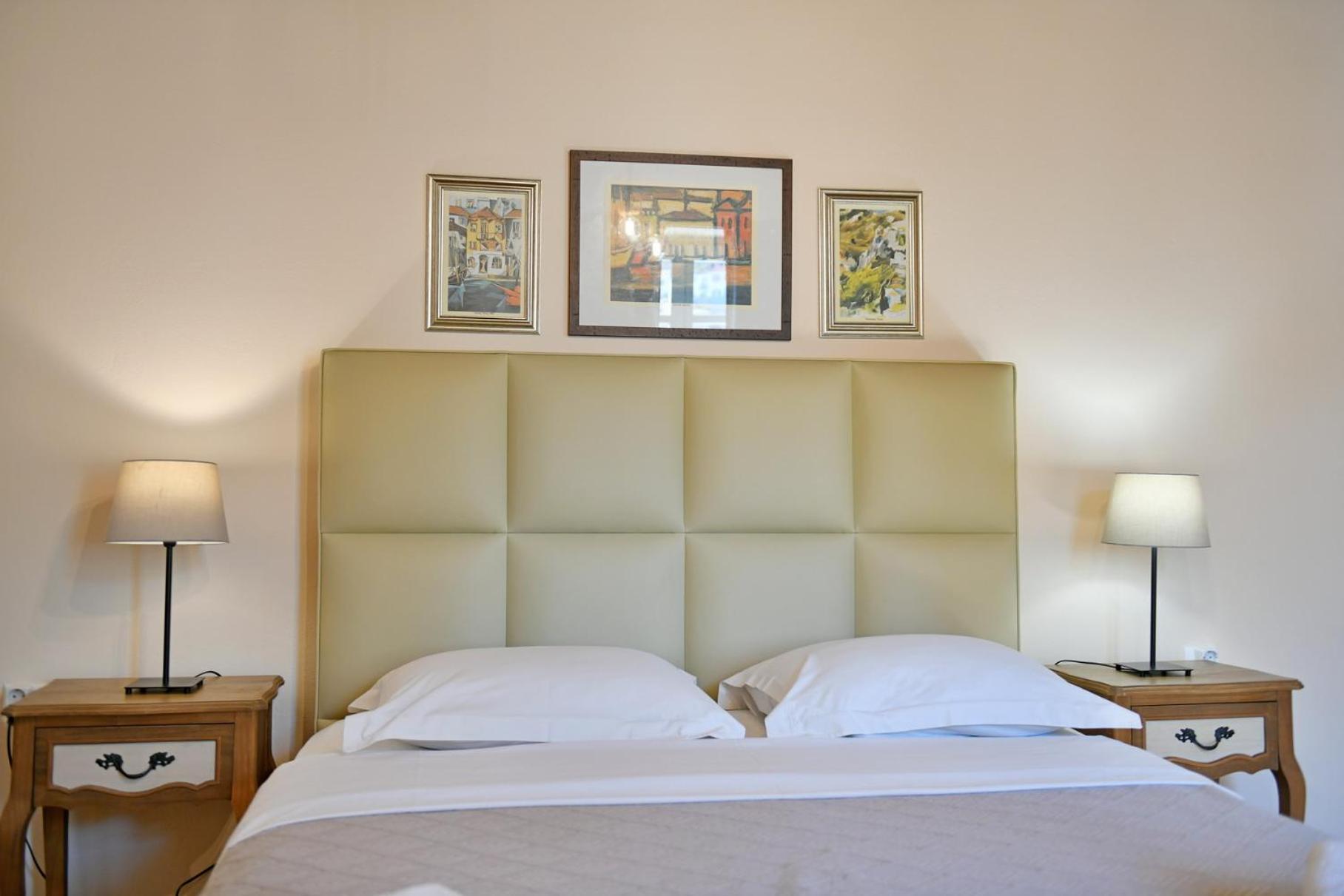 Athina Guesthouse Идра Экстерьер фото