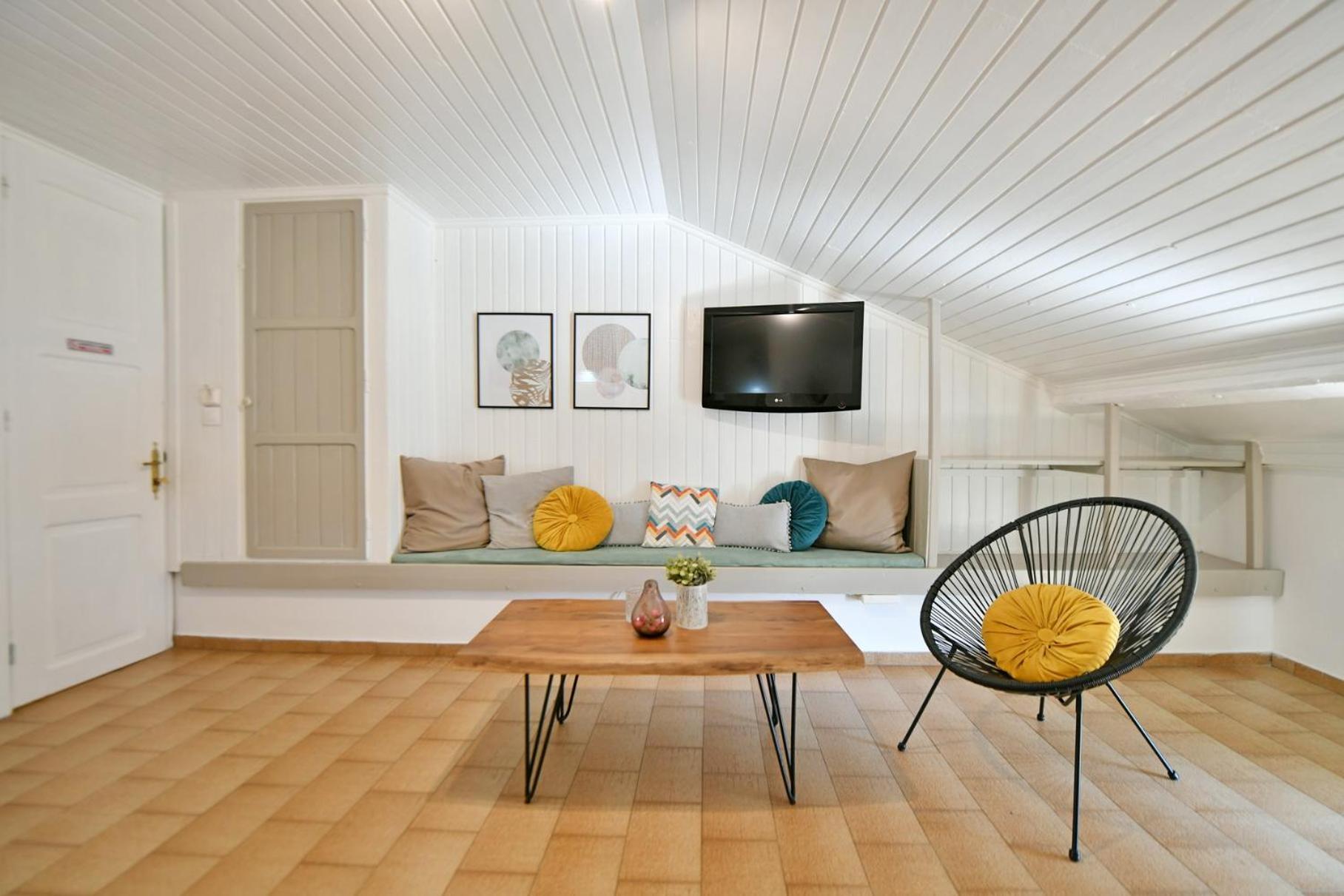 Athina Guesthouse Идра Экстерьер фото