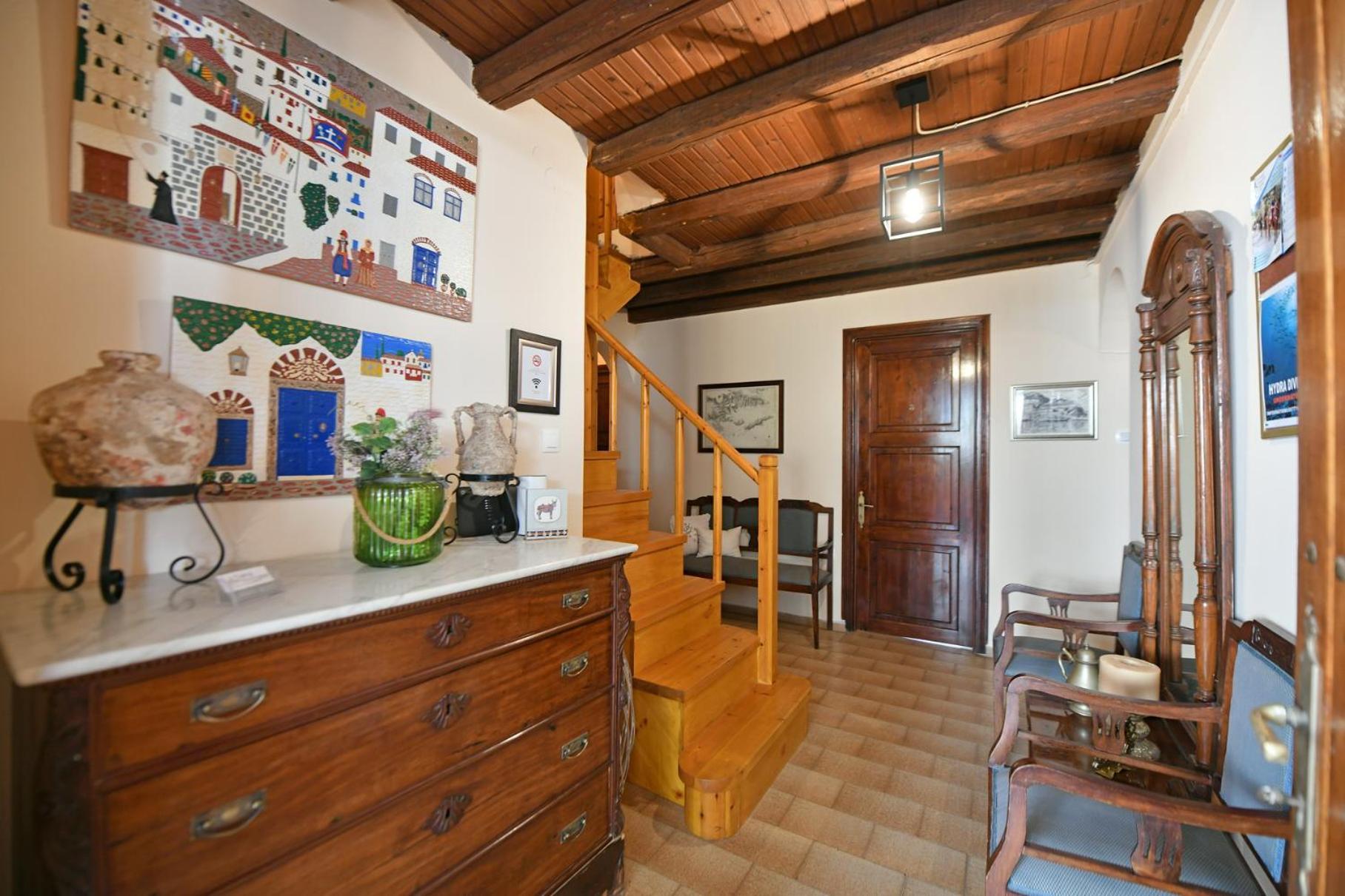 Athina Guesthouse Идра Экстерьер фото