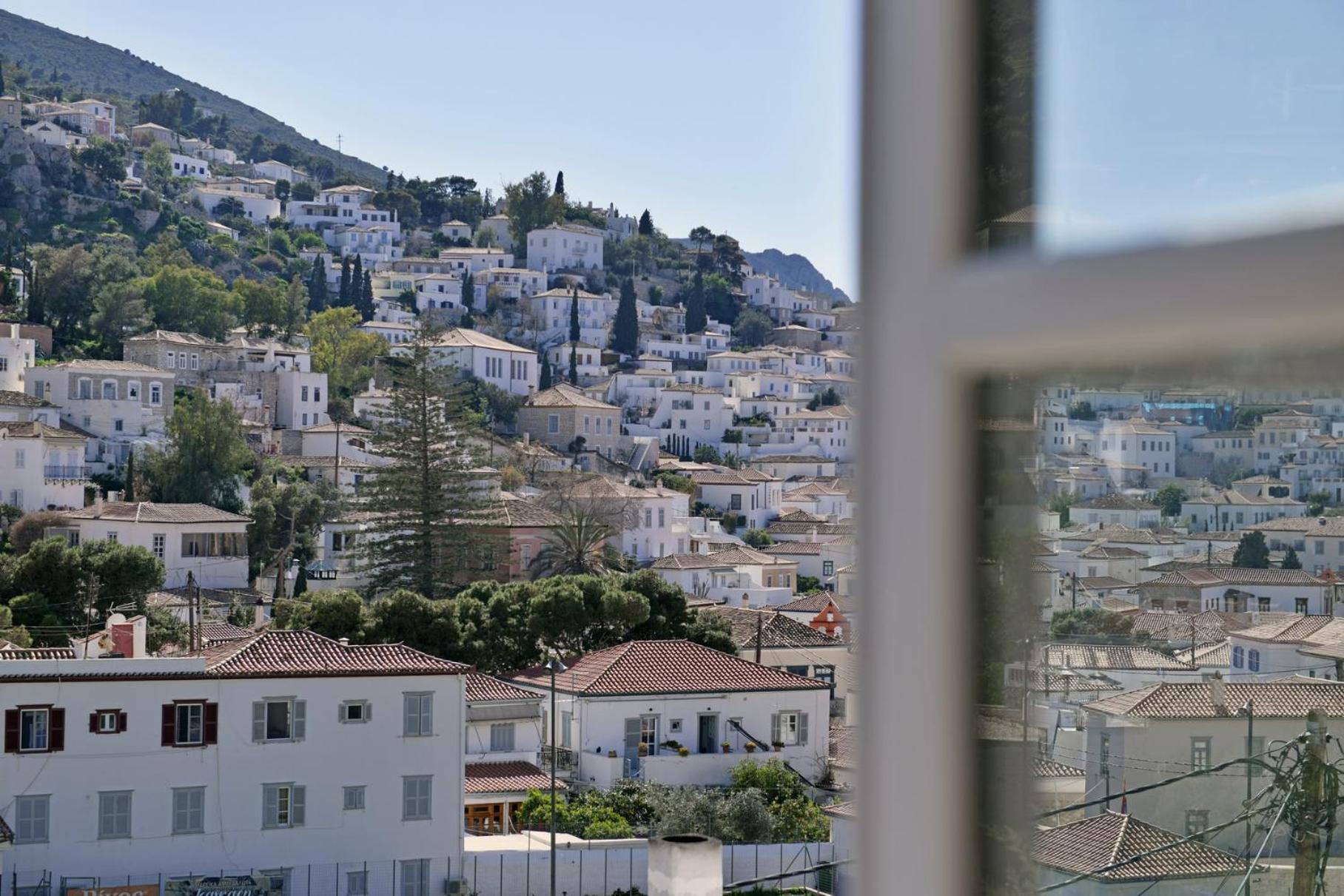 Athina Guesthouse Идра Экстерьер фото