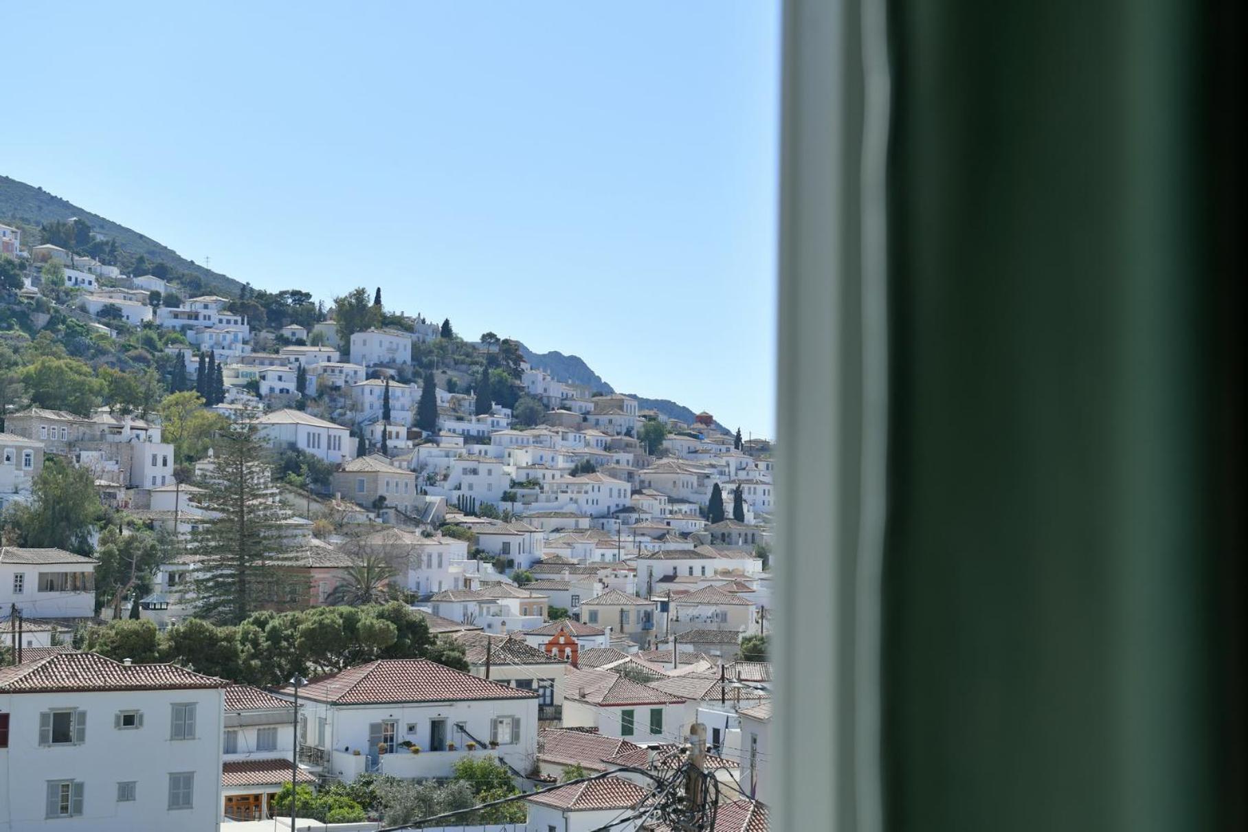 Athina Guesthouse Идра Экстерьер фото