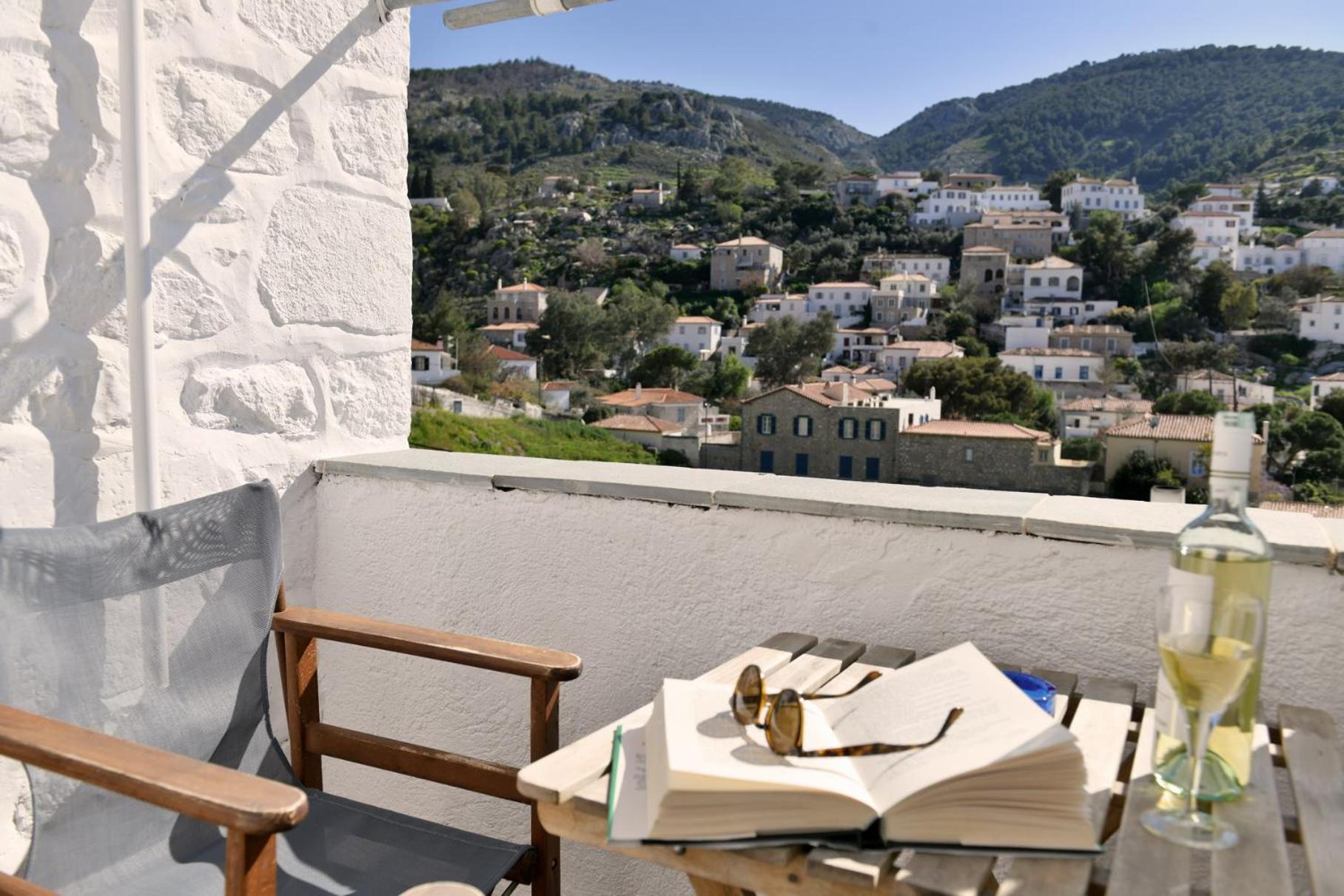 Athina Guesthouse Идра Экстерьер фото