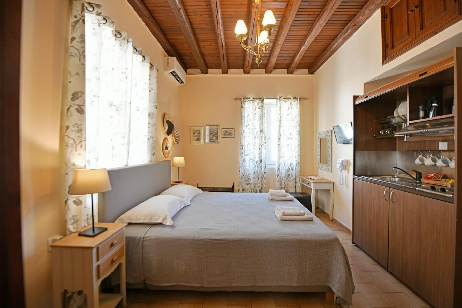 Athina Guesthouse Идра Экстерьер фото